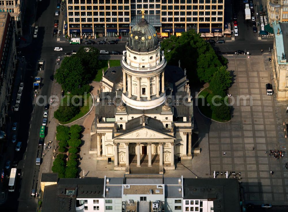 Aerial photograph Berlin - The German Cathedral is situated on the Gendarmenmarkt in Berlin. The church was built between 1701-1708 and was designed by Martin Grünberg in the Baroque style. The corresponding domed tower was built in partnership with the French Cathedral as part of a comprehensive redesign of the Gendarmenmarkt by Carl von Gontard