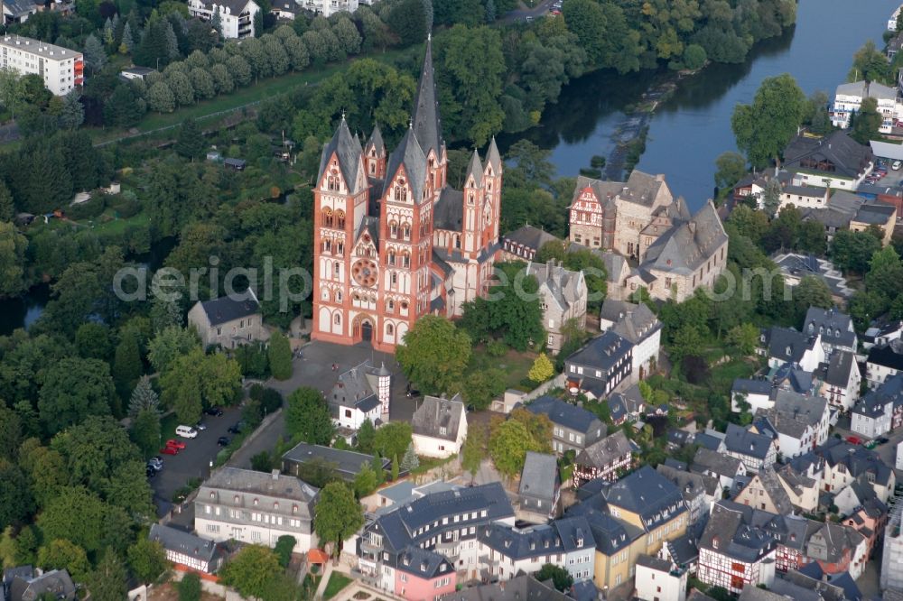 Aerial photograph Limburg an der Lahn - The Limburg Cathedral on Cathedral Square on the banks of the Lahn in Limburg an der Lahn in Hesse