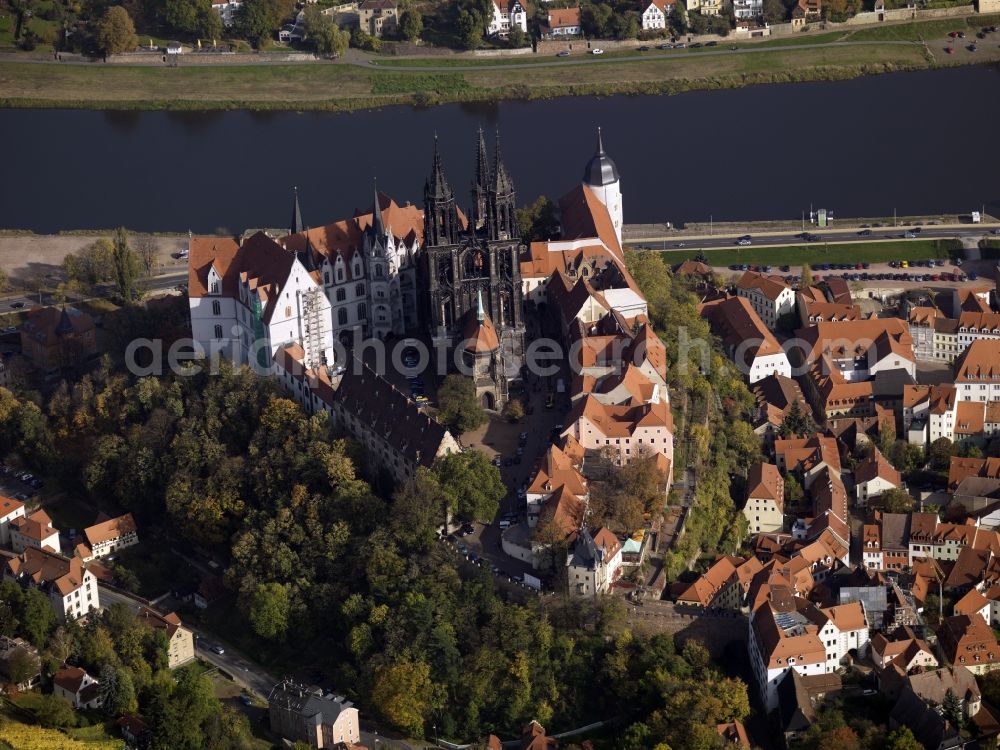 Aerial photograph Meißen - The construction of the cathedral began in 1250, first as a basilica. In 1260 they began the actual construction of the cathedral in the style of a Gothic hall church. As the cathedral of this diocese until 1581, she was Church bishop of the Roman Catholic Bishops of Meissen. The church is one of the stilreinsten German-Gothic cathedral. He also has one of the richest and most valuable feature of Saxon churches