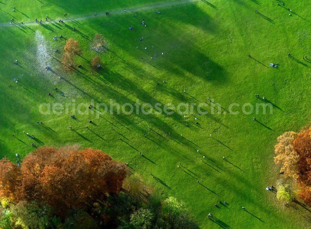 München from the bird's eye view: The leisure area Englischer Garten (English Garden) in Munich in the state of Bavaria. The popular greens and open spaces of the park are mainly used in summer and are administrated by the Bavarian Administration of castles, gardens and lakes. The English Garden is on of the largest inner city parks in the world