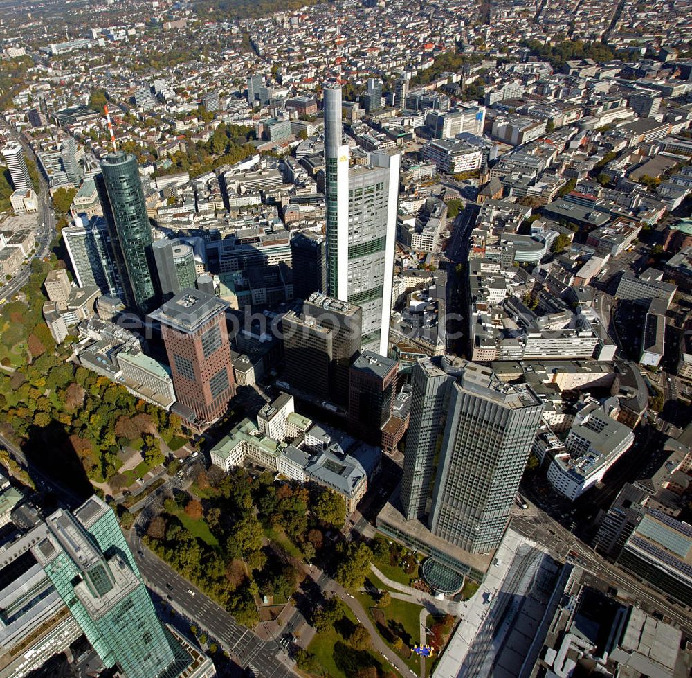 Frankfurt am Main from the bird's eye view: Der Eurotower in der Kaiserstraße in Frankfurt am Main. Der Turm ist der Sitz der Euröpaischen Zentralbank EZB und wurde von Richard Heil und Johannes Krahn entworfen. The Eurotower at the Kaiserstrasse in Frankfurt on the Main is the domicile of the European Central Bank ECB.