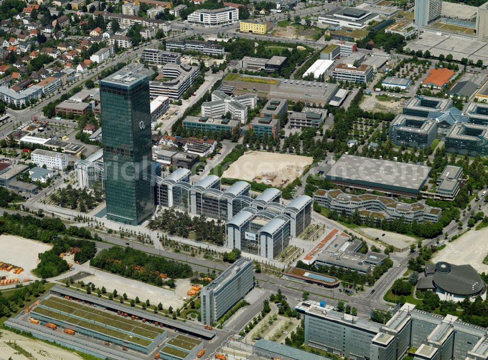 München from the bird's eye view: The headquarters of Telefonica Germany and Astellas Pharma on Georg Brauchle Ring in Munich in the state of Bavaria. The telecommunication company is seated in the glas tower with the 02 logo. The pharmaceutical company is in the complex with glas arches