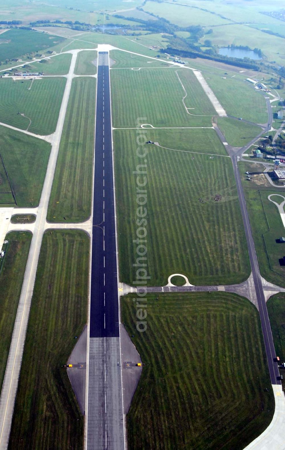 Aerial photograph Neubrandenburg - Blick auf den Flughafen Neubrandenburg-Trollenhagen. Kontakt: Flughafen Neubrandenburg - Trollenhagen GmbH, Flughafenstr. 10, 17039 Trollenhagen; Tel.: (0395) 45 54 0 Fax: (0395) 45 54-200