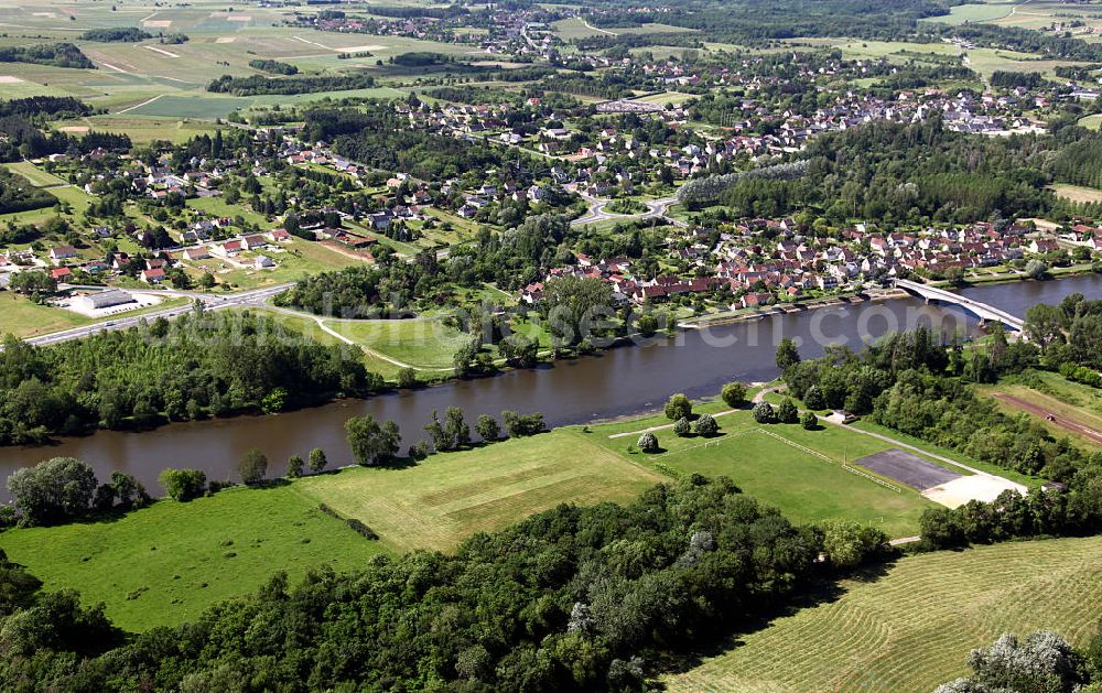 Aerial image Le Port - Der Fluss Cher am Dorf Le Port im Loiretal im Departement Loir-et-Cher. The river Cher at the villiage Le Port in the Departement Loir-et-Cher.