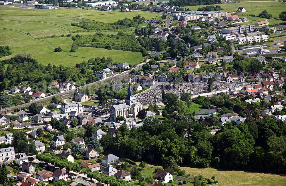 Aerial photograph Montrichard - Der Friedhof Nanteuil (Cimetière de Nanteuil) in Montrichard im Loiretal im Departement Loire-et-Cher. A cementery in Montrichard in the Departement Loire-et-Cher.