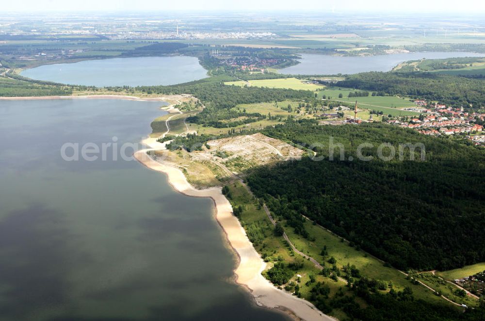 Aerial photograph Braunsbedra - Der Geiseltaler Seenkomplex bestehend aus dem Geiseltalsee, dem Runstedter See, dem Südfeldsee und dem Hasse-See bei Braunsbedra. Hierbei handelt es sich um geflutete ehemalige Tagebaue. The Geiseltaler lake complex composed of the Geiseltalsee, the Runstedter See,the Suedfeldsee and the Hasse-See near by Braunsbedra.