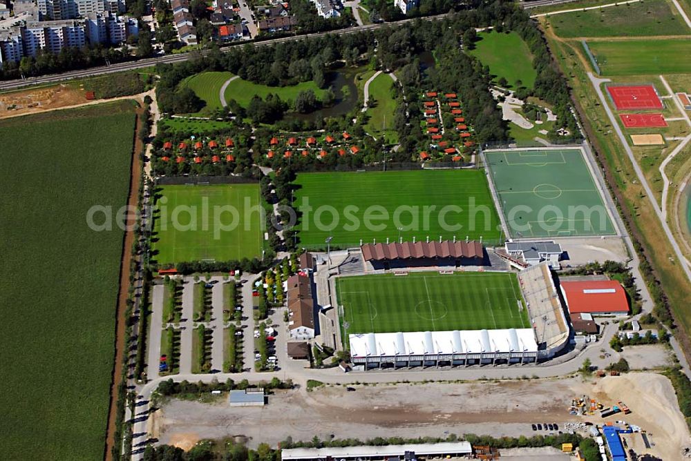 Aerial photograph München Unterhaching - Der Generali-Sportpark, bis 2003 „Stadion Am Sportpark“, ist die fußballerische Heimat der Spielvereinigung Unterhaching und wird auch nahezu ausschließlich von dieser für Pflichtspiele der ersten Mannschaft gebraucht. Das Stadion befindet sich in Besitz der Stadt Unterhaching. SpVgg Unterhaching e.V., Am Sportpark 1, 82008 Unterhaching, Telefon: (089) 61 55 91 60, Telefax: (089) 61 55 91 688, E-Mail: info@spvggunterhaching.de