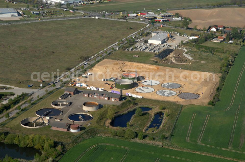 Aerial photograph Heiligengrabe - Blick auf den Gewerbepark. Er befindet sich östlich von Heiligengrabe, direkt am Autobahndreieck Wittstock/ Dosse. Die Fläche ist Eigentum der Gemeinde und wird auch durch diese vermarktet. Kontakt: Gemeinde Heiligengrabe, Am Birkenwäldchen 1 a, Bürgermeister Herr Kippenhahn, Gewerbeamt Frau Düsterhöft, 16909 Heiligengrabe OT Heiligengrabe, Tel. 03 39 62 / 67 - 0, gemeinde@heiligengrabe.de