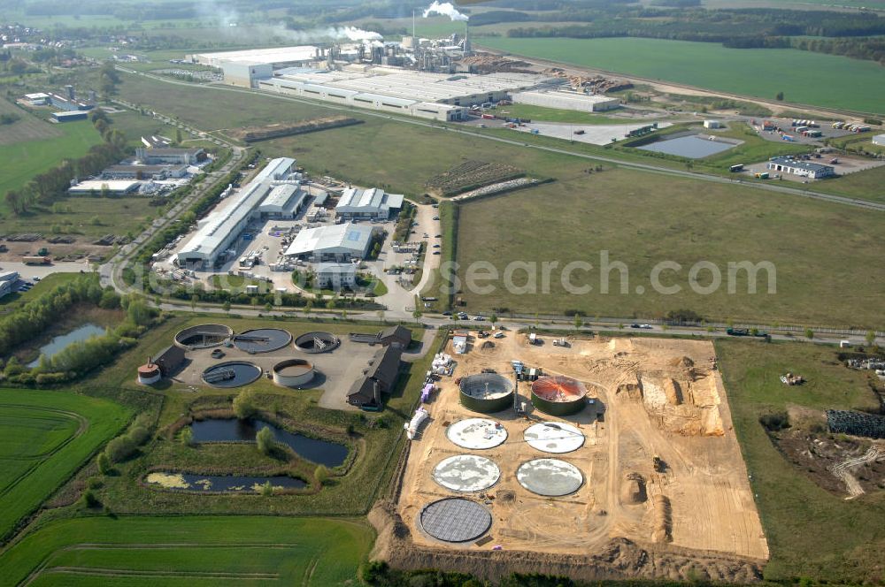 Aerial image Heiligengrabe - Blick auf den Gewerbepark. Er befindet sich östlich von Heiligengrabe, direkt am Autobahndreieck Wittstock/ Dosse. Die Fläche ist Eigentum der Gemeinde und wird auch durch diese vermarktet. Kontakt: Gemeinde Heiligengrabe, Am Birkenwäldchen 1 a, Bürgermeister Herr Kippenhahn, Gewerbeamt Frau Düsterhöft, 16909 Heiligengrabe OT Heiligengrabe, Tel. 03 39 62 / 67 - 0, gemeinde@heiligengrabe.de