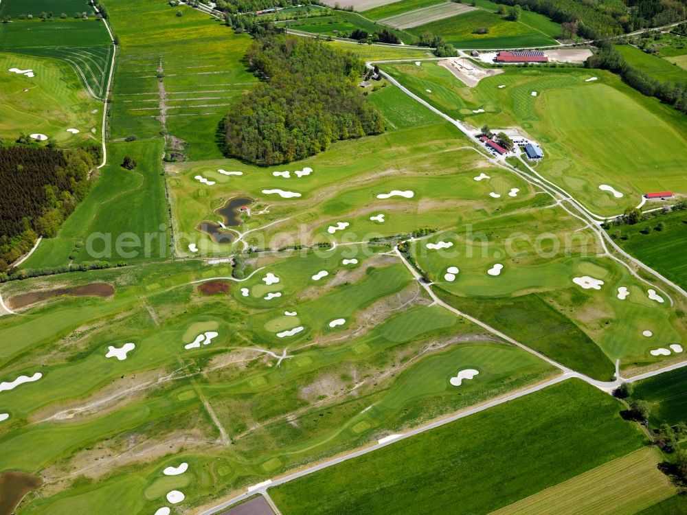 Ehingen from the bird's eye view: The golfcourse Donau-Riss in the Rißtissen part of Ehingen in the state of Baden-Württemberg. The compound is located in the Donau-Alb-County. The internationally renowned golf architekt Robert Trent Jones has designed the 18 hole course. The course has an unusually high number of bunkers and sandholes