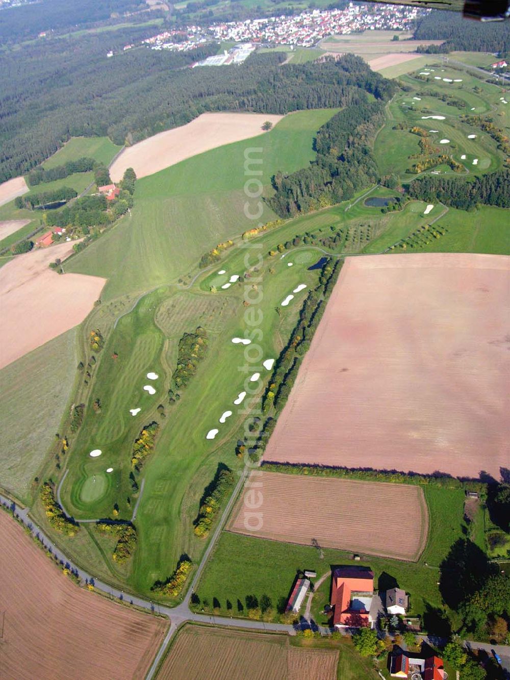 Aerial image Luhe-Wildenau / Bayern - Der Golfplatz Schwanhof e.V. liegt eingebettet in ein sanft geschwungenes, herrliches, naturbelassenes Erholungsgebiet. Golfplatz Schwanhof, Klaus-Conrad-Allee 1, 92706 Luhe-Wildenau,Tel: 09607 / 92 02-0, Fax 09607 / 92 02-48