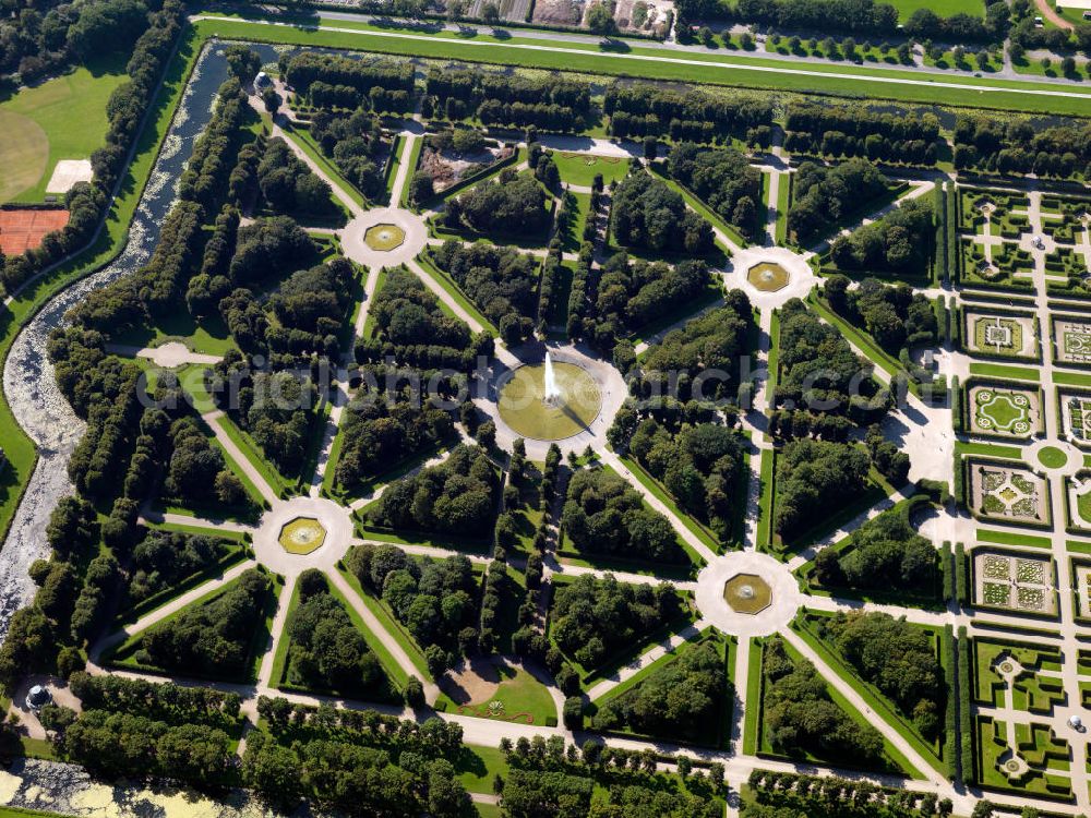 Hannover from above - The Great Garden in the Herrhause district of Hannover is one of the most important baroque gardens in Europe. The enclosed garden area is the historic core of the Herrenhäuser gardens, which also include the Hill Garden, the George garden and the Welfen garden