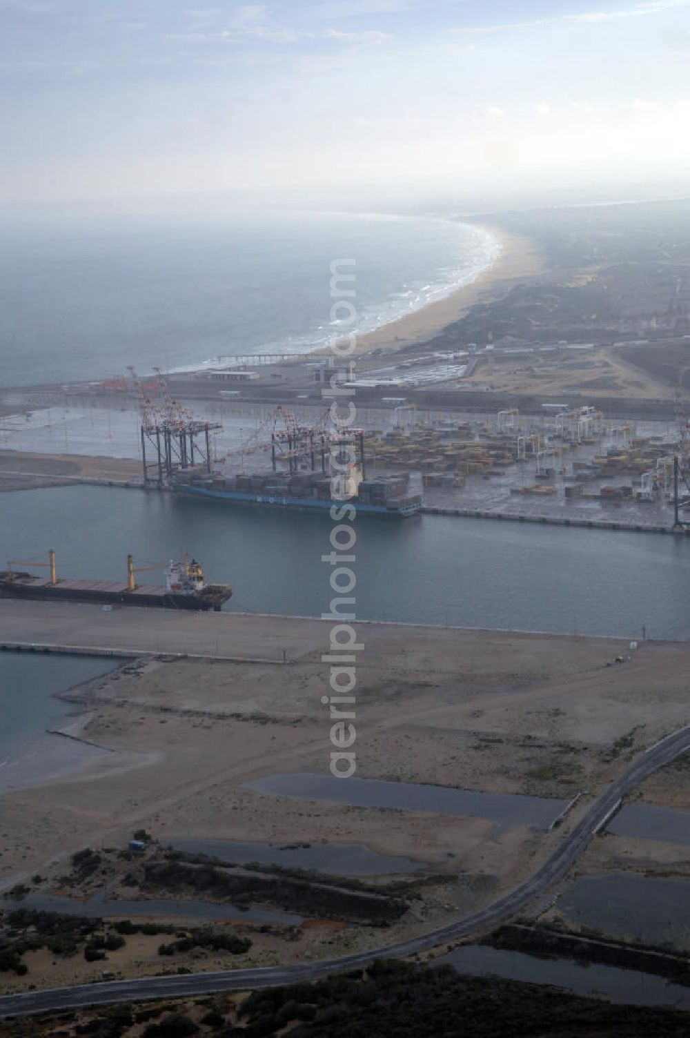 Aerial photograph Port Elizabeth - View of the Harbour Elizabeth. Port Elizabeth is one of the largest cities in South Africa, situated in the Eastern Cape Province