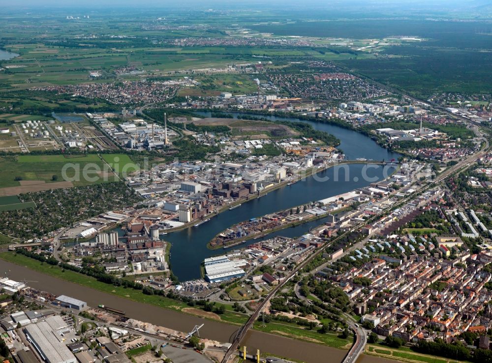 Aerial image Mannheim - The Port Mannheim in the state of Baden-Württemberg. The port is seperated into 4 harbours and ports consisting of several pools each. Visible here are the Altrheinhafen (Old Rhine port) and the Industriehafen (industrial port) with the Bonadieshafen located right on the river Neckar. It is one of the most important inland ports of Europe with about 500 companies located here. On the South Eastern corner lies the residential area of Neckarstadt