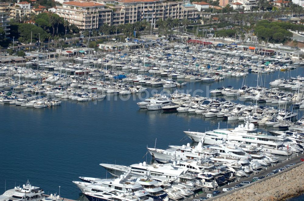 Aerial image Vallauris - Blick auf den Hafen im Stadtteil Golfe-Juan in Vallauris. Vallauris ist eine Gemeinde im Département Alpes-Maritimes in der Region Provence-Alpes-Cote d' Azur im Südosten Frankreichs gelegen. Golfe-Juan als Teil der Gemeinde Vallauris ist an der Cote d' Azur gelegen.