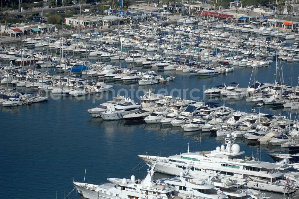 Aerial photograph Vallauris - Blick auf den Hafen im Stadtteil Golfe-Juan in Vallauris. Vallauris ist eine Gemeinde im Département Alpes-Maritimes in der Region Provence-Alpes-Cote d' Azur im Südosten Frankreichs gelegen. Golfe-Juan als Teil der Gemeinde Vallauris ist an der Cote d' Azur gelegen.