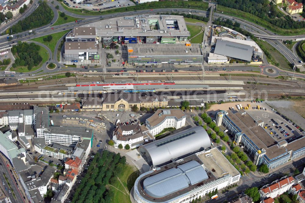 Aerial photograph Bielefeld - View of the main station Bielefeld, the main railway station in the region of East Westphalia-Lippe, and of the town hall with its extension building