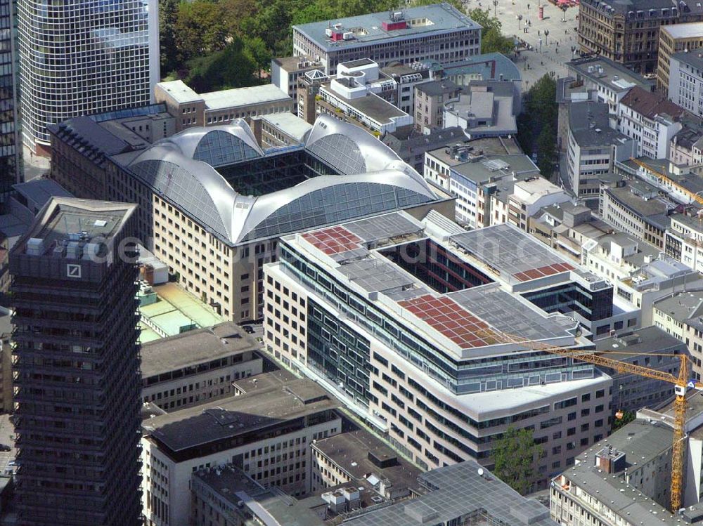 Aerial image Frankfurt - Main / Hessen - Innenstadt von Frankfurt am Main mit Der Junghof gibt der Lage eines Unternehmens Charakter. Futuristisch in den neuen, verglasten Dachgeschossen. Persönlich und überschaubar in der Neuen Rothofstraße. Zeitgemäß repräsentativ in der Junghofstraße. Exklusiv