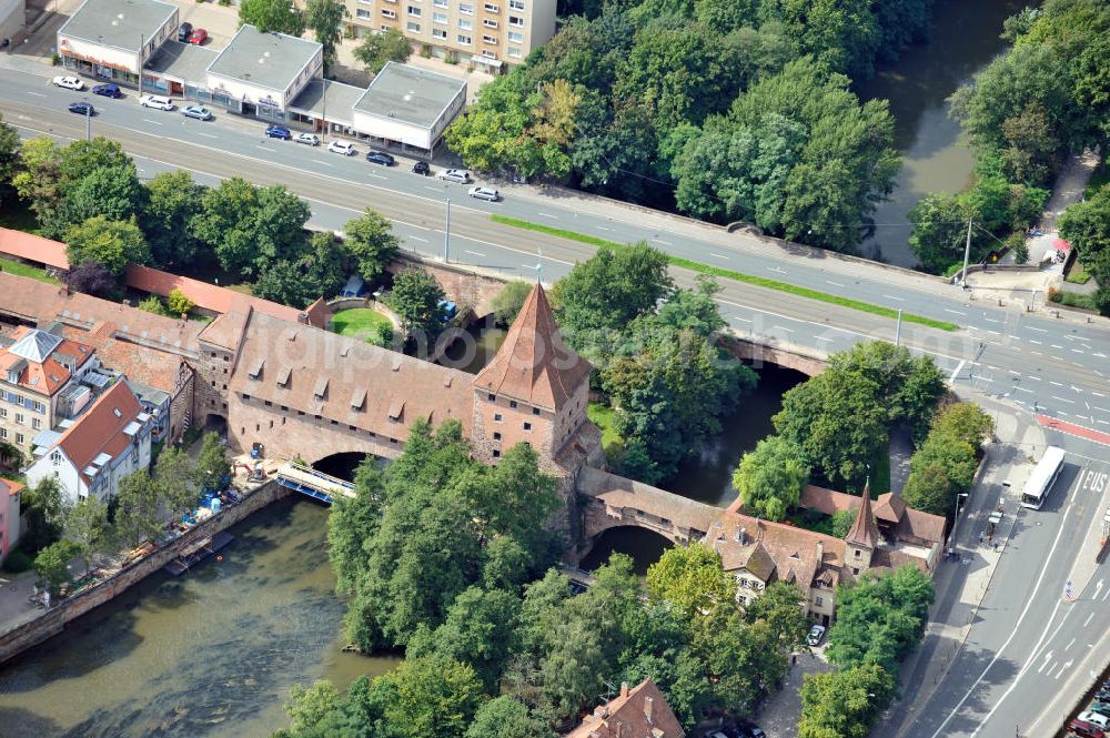 Nürnberg from the bird's eye view: Numerous bridges and footbridges cross the river, such as the iron suspension bridge Kettensteg, dating from 1824