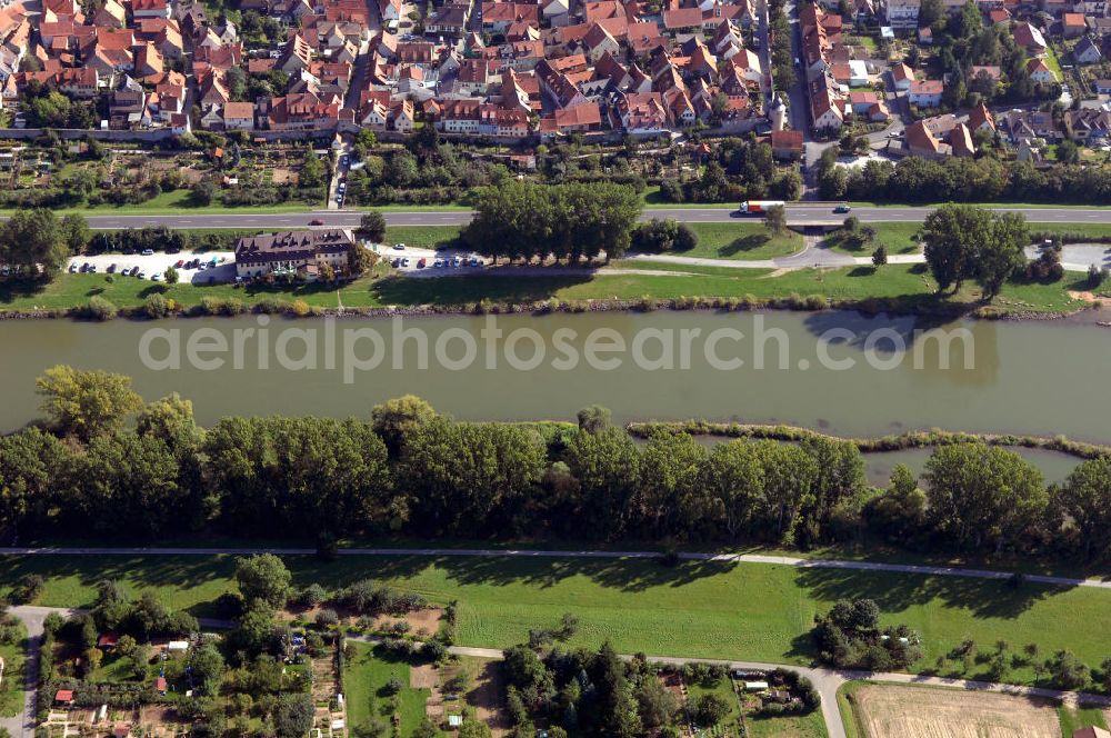 Aerial image SOMMERHAUSEN - Blick über Sommerhausen (oben) Winterhausen (unten) am Main. Winterhausen und Sommerhausen sind Märkte im unterfränkischen Landkreis Würzburg und Mitglieder der Verwaltungsgemeinschaft Eibelstadt. Kontakt: Rathaus Sommerhausen, Hauptstraße 15, 97286 Sommerhausen, Tel. +49 (0)9333 216, Fax +49 (0)9333 8226, e-mail: rathaus@sommerhausen.de; Kontakt Markt Winterhausen: Gemeindeverwaltung, Rathausplatz 2, 97286 Winterhausen, Tel. +49 (0)9333 214, Fax +49 (0)9333 1802, e-mail: Rathaus@winterhausen.de