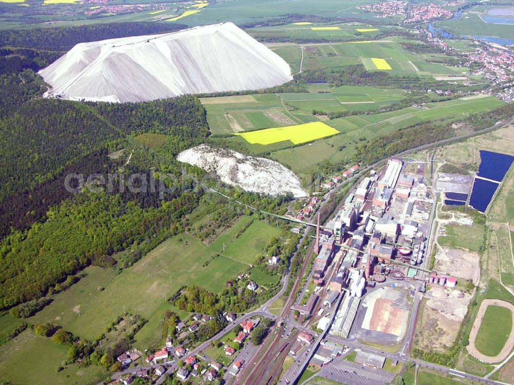 Aerial image Heringen - Blick auf 36266 Heringen. Im Hintergrund ist der Monte Kali zu sehen. Der Monte Kali hat eine Höhe von 530m und wächst jeden Tag um weitere 13.000t nicht verwertbares Salz an.