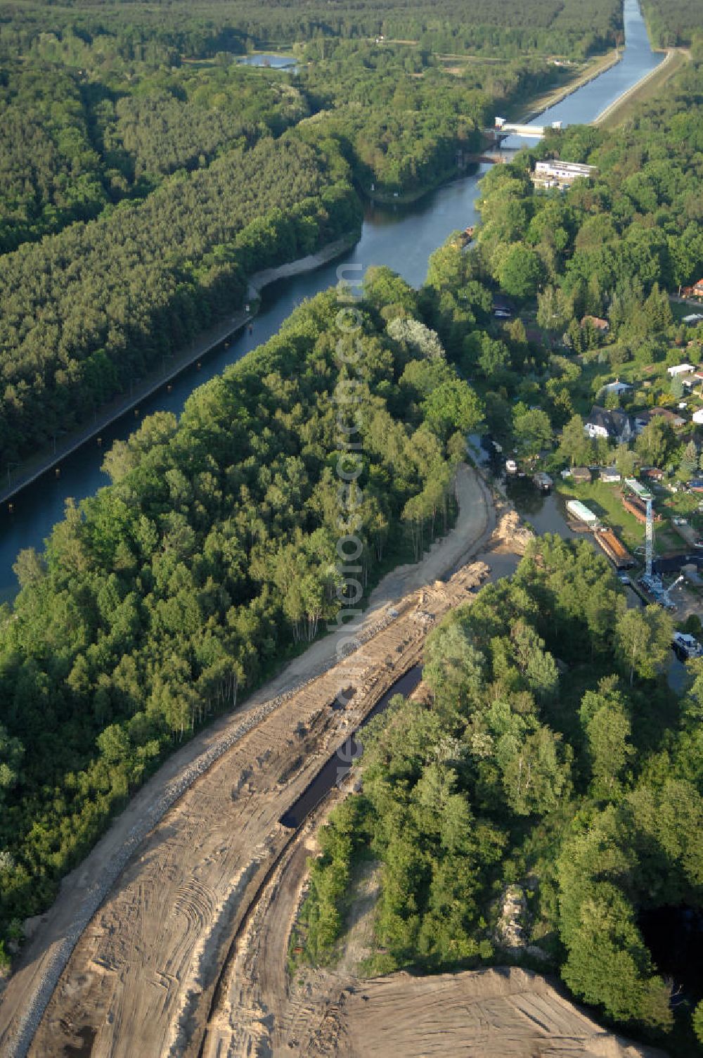 Finowfurt from the bird's eye view: Blick auf den Oder-Havel-Kanal. Er verbindet die Havel vom Nieder Neundorfer See mit Hohensaaten an der Oder. Gebaut wurde er von 1906 bis 1914 um den Finowkanal zu entlasten. Kontakt: Wasser und Schifffahrtsverwaltung des Bundes (WSV), Referat WS16, Verkehrstechnik, IT und Öffentlichkeitsarbeit in der Wasser- und Schifffahrtsverwaltung, Robert-Schuman-Platz 1, 53170 Bonn, Tel. 03677 / 669-0