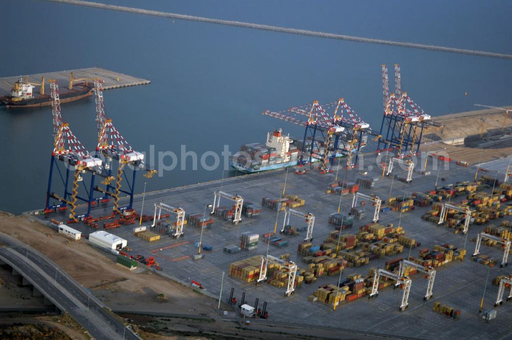 Aerial photograph Port Elizabeth - View of the Harbour Elizabeth. Port Elizabeth is one of the largest cities in South Africa, situated in the Eastern Cape Province