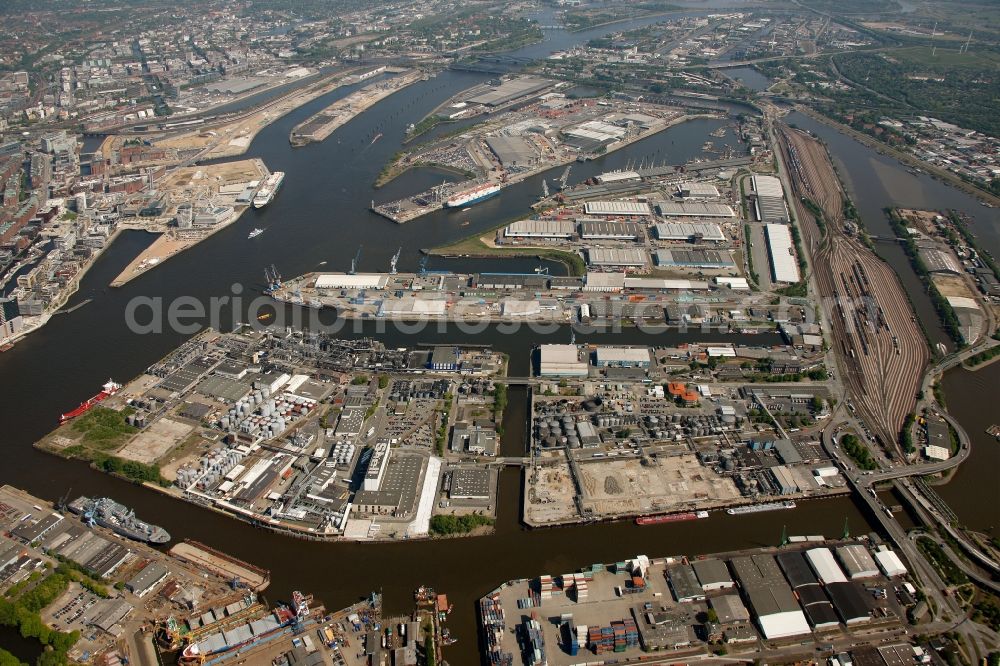 Hamburg from the bird's eye view: The district Steinwerder at the Norderelbe in the center of Hamburg. Steinwerder consitutes the eastern part of port Hamburg together with the district Kleiner Grasbrook