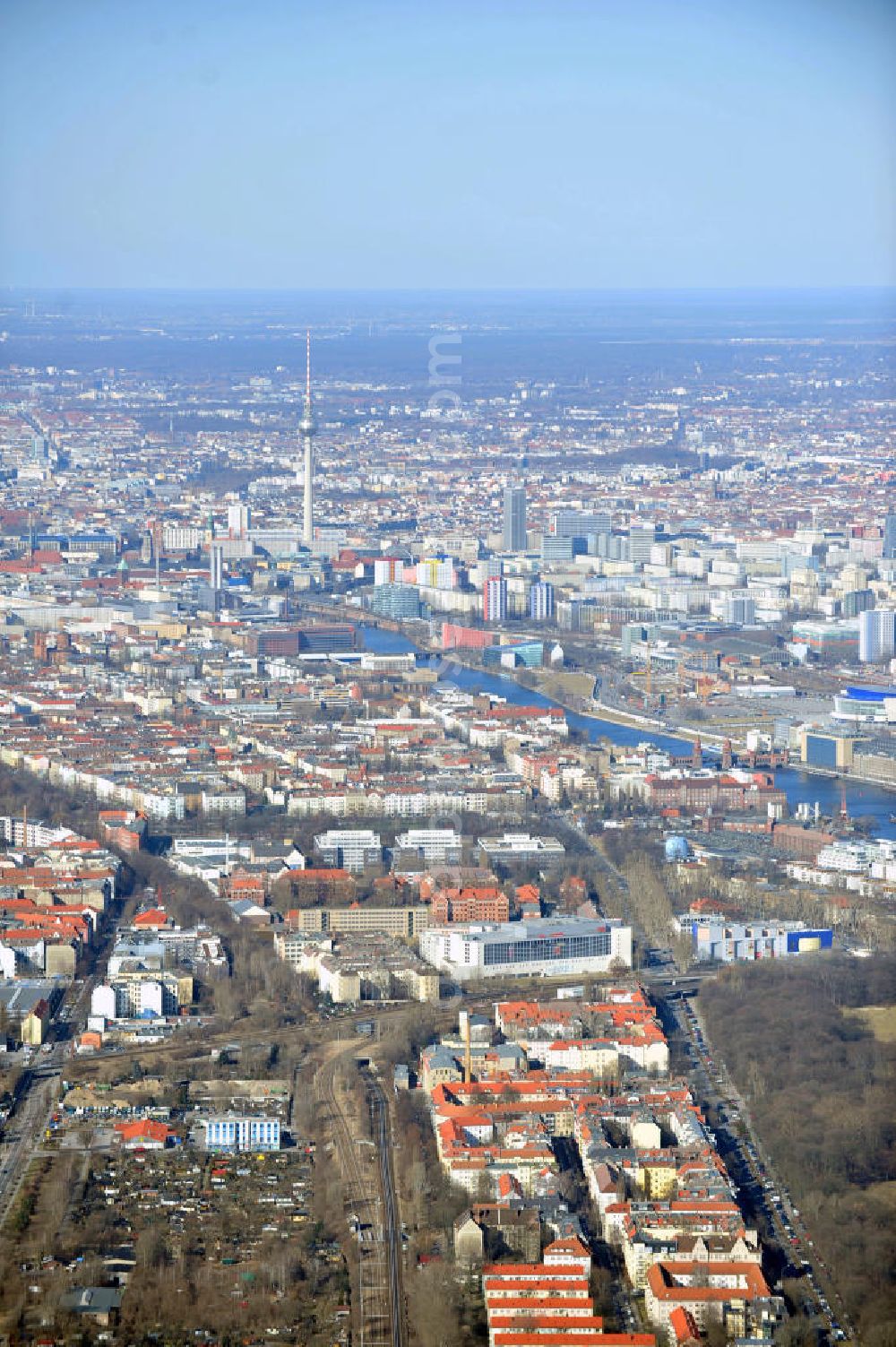 Aerial image Berlin - View at the Treptow district of Berlin at the Köpenicker country road with the course of the Spree river