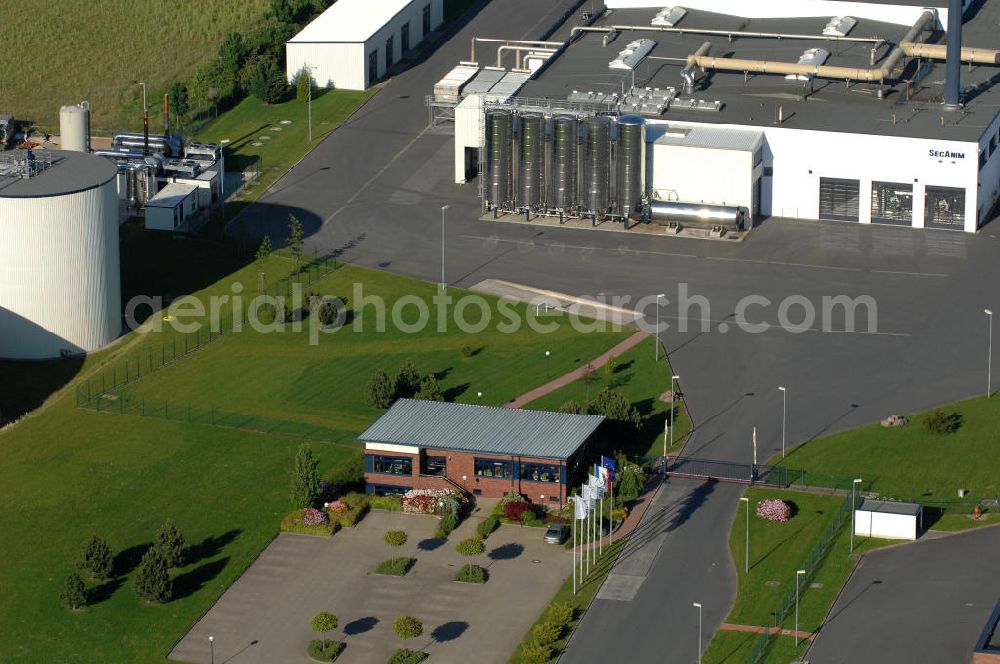 Aerial image Malchin - Blick auf die Produktionsstätte der ReFood GmbH. Die Gesellschaft ist europäischer Marktführer in der Verarbeitung und Verwertung tierischer Nebenprodukte und von Lebensmittelresten. Sie ist ein Tochterunternehmen der SARIA Bio-Industries AG & Co. KG. Kontakt: ReFood GmbH, Niederlassung Malchin, Gewerbegebiet An der Landwehr, 17139 Malchin, Tel. 03994 / 20 96-0,