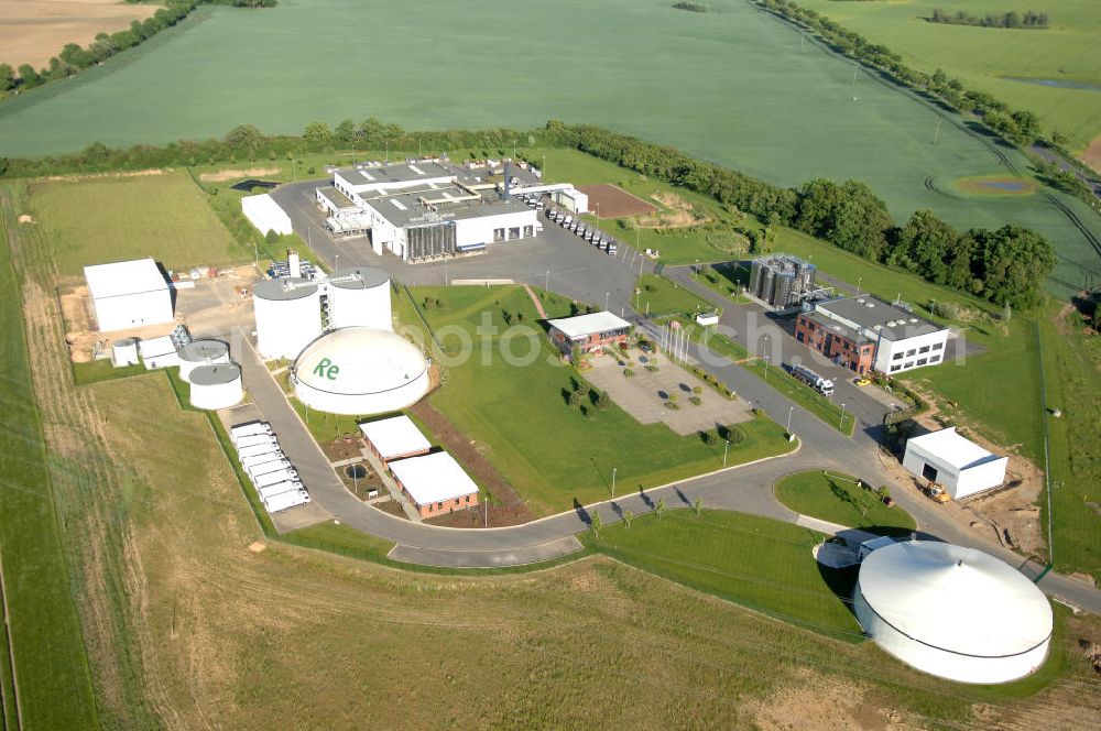 Aerial photograph Malchin - Blick auf die Produktionsstätte der ReFood GmbH. Die Gesellschaft ist europäischer Marktführer in der Verarbeitung und Verwertung tierischer Nebenprodukte und von Lebensmittelresten. Sie ist ein Tochterunternehmen der SARIA Bio-Industries AG & Co. KG. Kontakt: ReFood GmbH, Niederlassung Malchin, Gewerbegebiet An der Landwehr, 17139 Malchin, Tel. 03994 / 20 96-0,