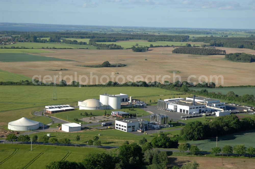 Aerial image Malchin - Blick auf die Produktionsstätte der ReFood GmbH. Die Gesellschaft ist europäischer Marktführer in der Verarbeitung und Verwertung tierischer Nebenprodukte und von Lebensmittelresten. Sie ist ein Tochterunternehmen der SARIA Bio-Industries AG & Co. KG. Kontakt: ReFood GmbH, Niederlassung Malchin, Gewerbegebiet An der Landwehr, 17139 Malchin, Tel. 03994 / 20 96-0,