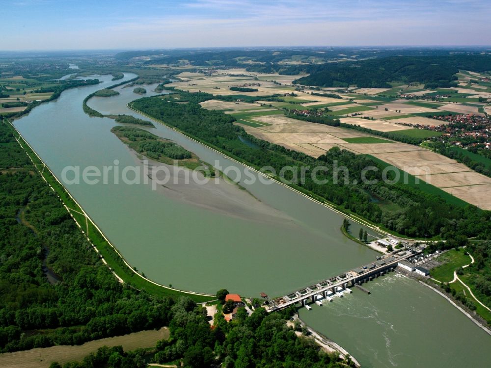 Aerial image Ering - The lake of the power plant Ering-Frauenstein in the community of Erin in the state of Bavaria. The power plant is run by the Austrian-Bavarian power plant company. It is located on the lower Inn. The facilities are located in Lower Bavaria as well as Upper Austria