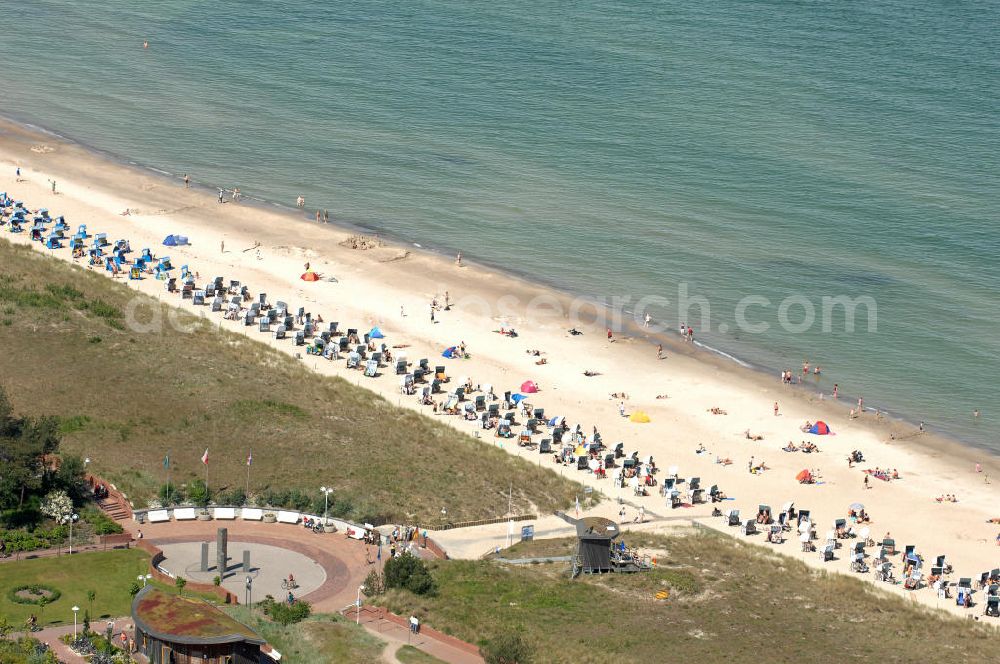 Baabe from above - Blick auf den Strand im Biosphärenreservat Südost Rügen. Es ist ein breiter Feinsandiger Badestrand an dem auch gefischt wird. Kontakt: Ostseebad Baabe, Kurverwaltung, Am Kurpark 9, 18586 Ostseebad Baabe, Tel. 038303 / 142 0