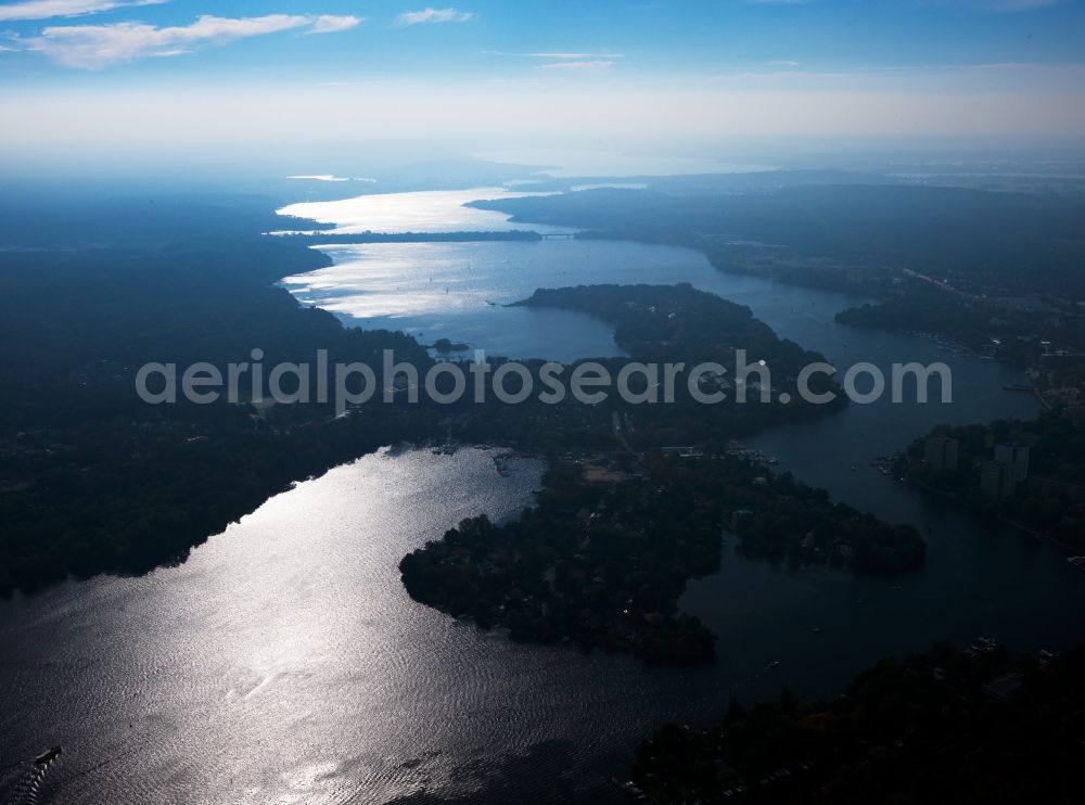 Aerial image Potsdam - The lake Templiner See in Potsdam in the state of Brandenburg. The lake is part of a chain of connected lakes in the area of the middle part of the river Havel. View from Potsdam South, the peninsula belongs to the town of Templin which is now a part of Potsdam