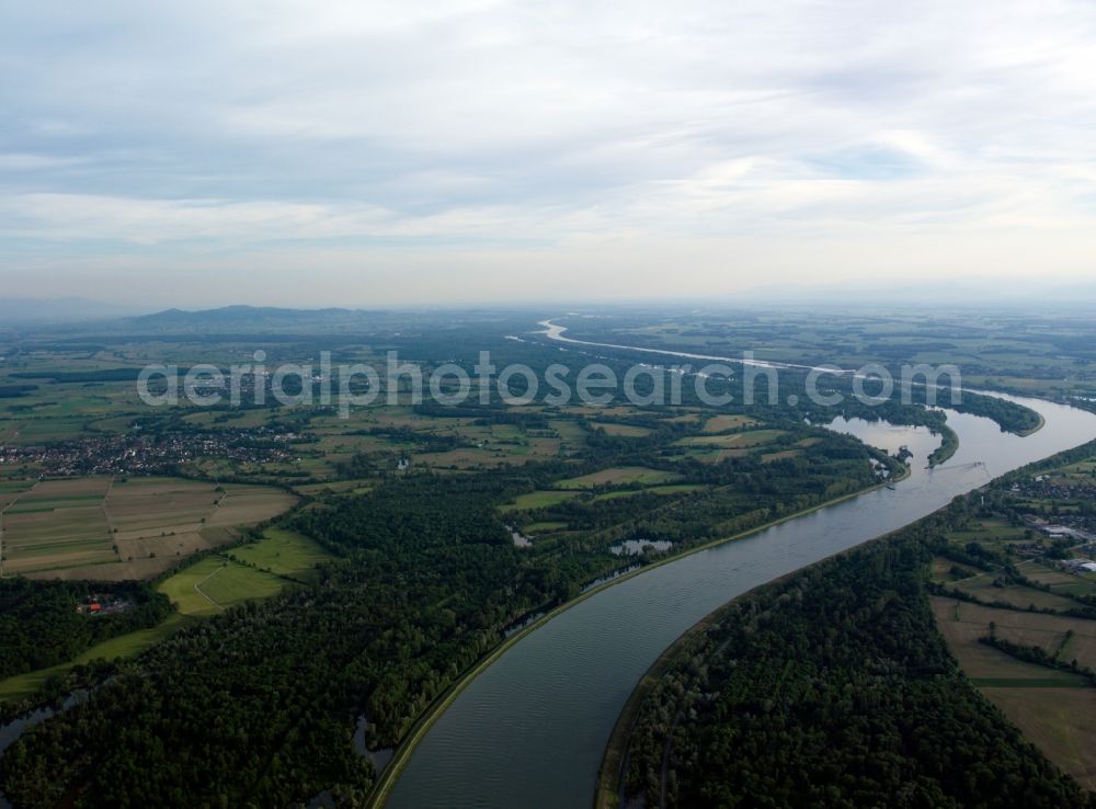 Aerial image Ortenaukreis - The run of the Rhine in the county district of Ortenaukreis in the state of Baden-Württemberg. The river runs very broadly and is characterised by side arms and islands. It forms the border between Germany and France in this area and is used for shipping and transportation