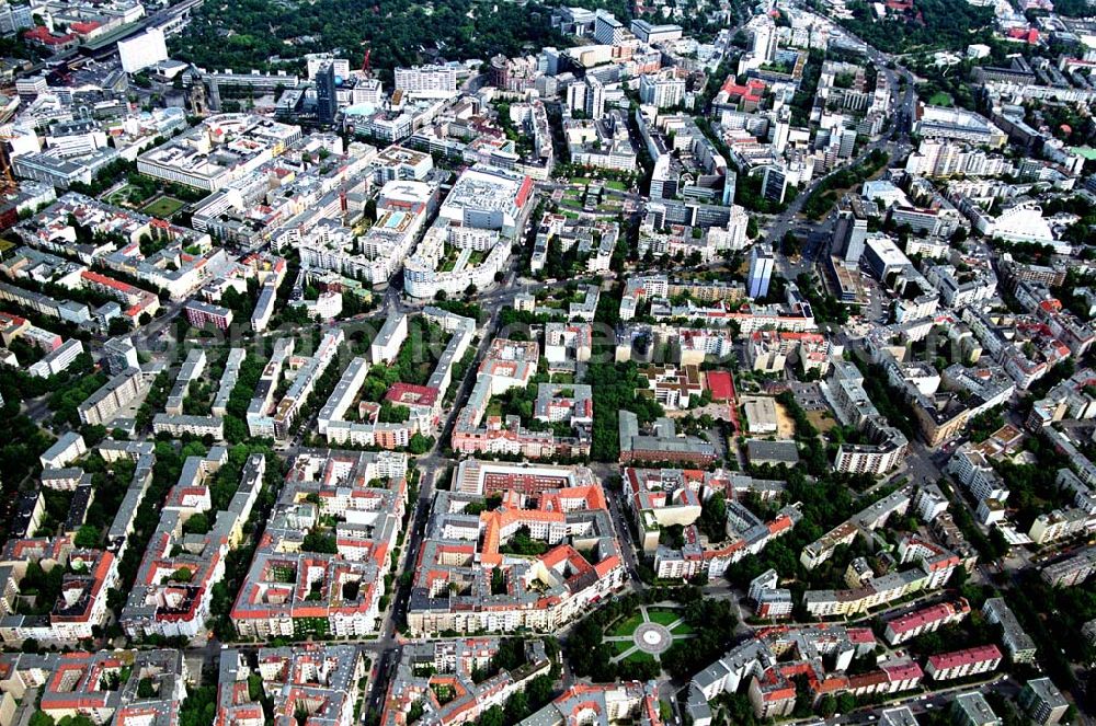 Berlin / Charlottenburg from the bird's eye view: Gebäudeensemble Ansbacher Carreé Vordergrund: Viktoria-Luise-Platz Hintergrund:Wittenbergplatz/KaDeWe, Gedächniskirche/Europa-Center Charlottenburg / Berlin