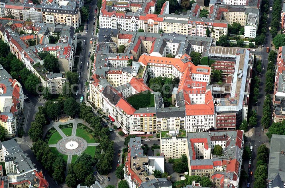 Aerial photograph Berlin / Charlottenburg - Gebäudeensemble Ansbacher Carreé Vordergrund: Viktoria-Luise-Platz Hintergrund:Wittenbergplatz/KaDeWe, Gedächniskirche/Europa-Center Charlottenburg / Berlin