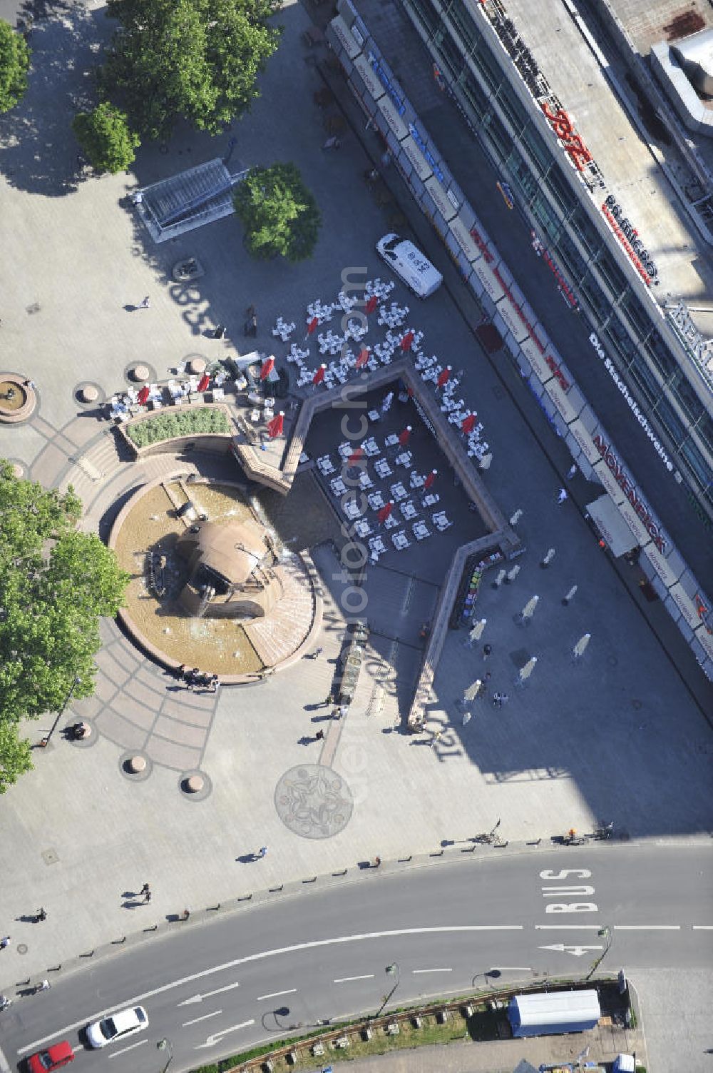 Berlin from the bird's eye view: The Weltkugelbrunnen is a well near the Europa-Center at the square Breitscheidplatz