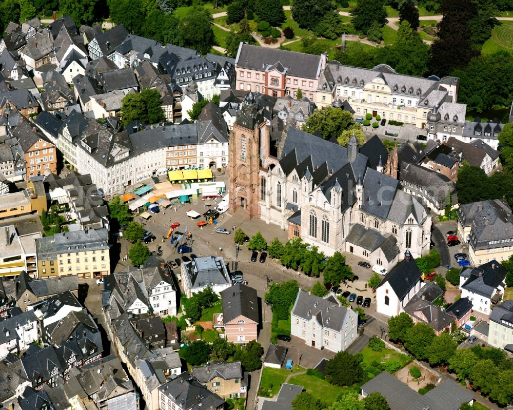 Aerial photograph Wetzlar - The Wetzlar Cathedral, and Cathedral of Our Lady is one of the town of Wetzlar, while largest religious building in the city. The cathedral of Wetzlar is now the oldest church in the simultaneous Evangelical Church in Rhineland and one of the oldest churches in Germany, used by Catholics and Protestants together