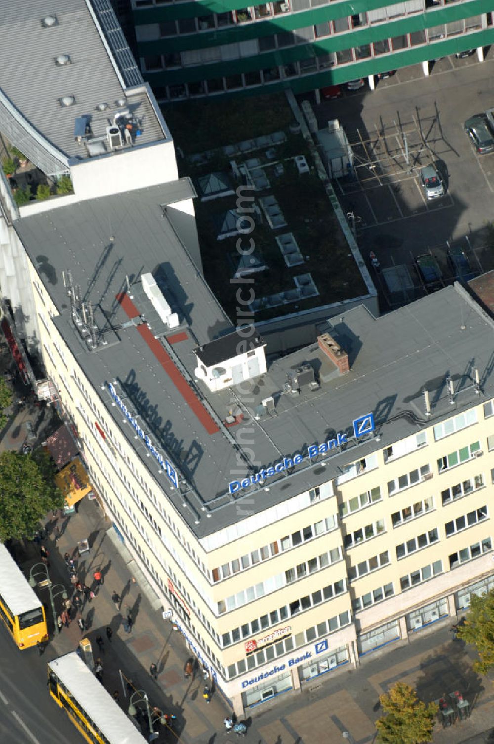 Aerial photograph Berlin - Blick auf die Deutsche Bank Privat- und Geschäftskunden AG Filiale am Wittenbergplatz an der Tauentzienstr. 1 in 10789 Berlin. Filialleiter: Herr Torsten Scheibe