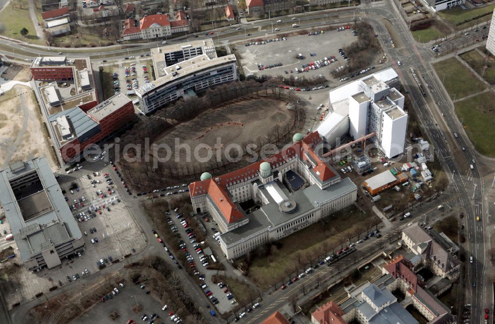 Aerial image Leipzig - Blick auf das Deutsche Buch- und Schriftmuseum und am Deutschen Platz und das Max-Planck-Institut für evolutionäre Anthropologie an der Zwickauer Straße gegenüber dem Alten Messegelände. View of the German Book and Writing Museum and the German space and the Max Planck Institute for Evolutionary Anthropology at the Zwickau road opposite the Old Exhibition Grounds.