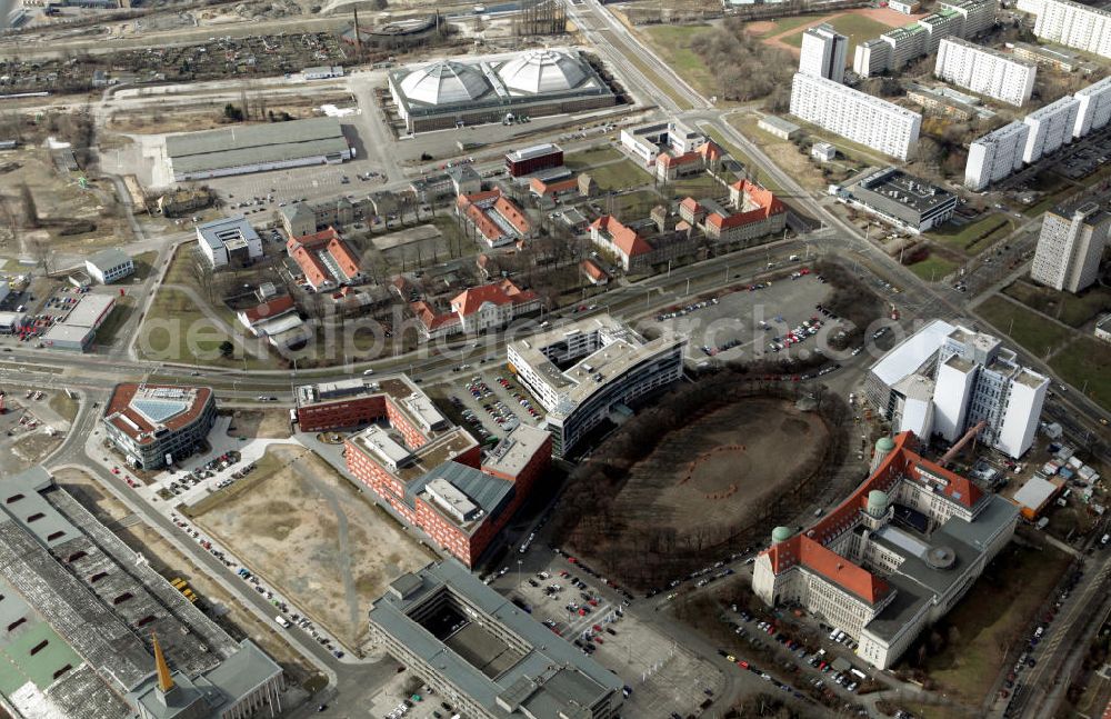 Leipzig from above - Blick auf das Deutsche Buch- und Schriftmuseum und am Deutschen Platz und das Max-Planck-Institut für evolutionäre Anthropologie an der Zwickauer Straße gegenüber dem Alten Messegelände. View of the German Book and Writing Museum and the German space and the Max Planck Institute for Evolutionary Anthropology at the Zwickau road opposite the Old Exhibition Grounds.