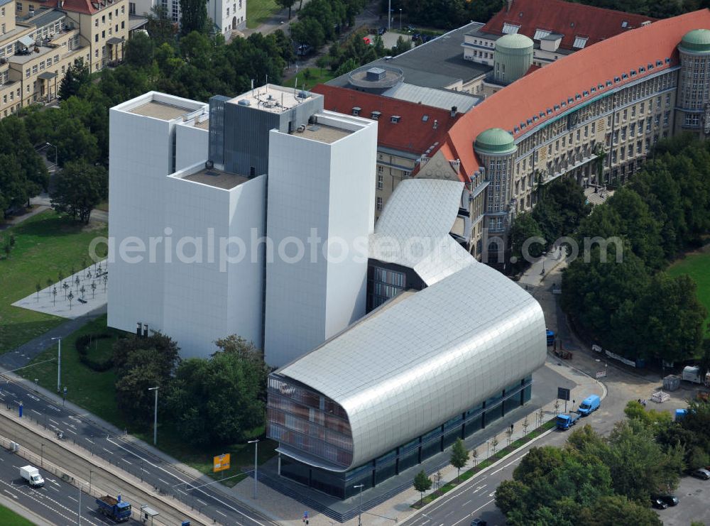 Aerial image Leipzig - Blick auf den Standort der Deutschen Nationalbibliothek in Leipzig, mit dem Bücherturm und dem vierten Erweiterungsbau. Die Bibliothek in Leipzig wurde 1912 als Deutsche Bücherei gegründet und mit der Wiedervereinigung Deutschlands 1989 mit der Deutschen Bibliothek in Frankfurt am Main zusammengeschlossen Im Jahr 2006 erfolgte die Umbenennung in die Deutsche Nationalbibliothek, die heute Standorte in Leipzig, Frankfurt am Main und Berlin hat und unter an derem das Deutsche Musikarchiv beherbergt. Der Erweiterungsbau in Leipzig wurde 2010 eröffnet. View to an location of the German National Library in Leipzig.