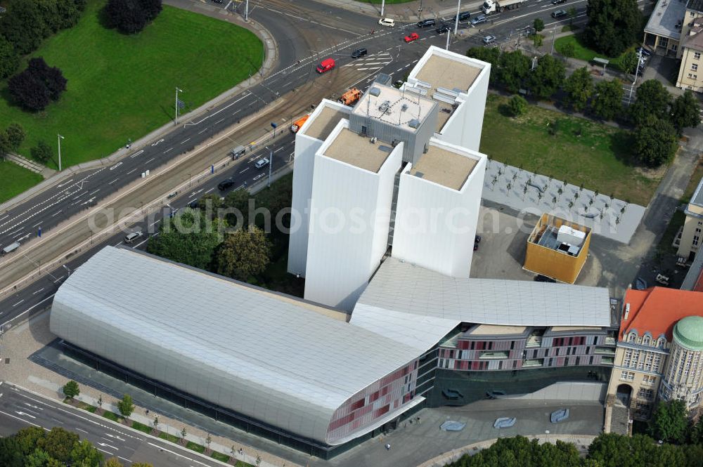 Aerial photograph Leipzig - Blick auf den Standort der Deutschen Nationalbibliothek in Leipzig, mit dem Bücherturm und dem vierten Erweiterungsbau. Die Bibliothek in Leipzig wurde 1912 als Deutsche Bücherei gegründet und mit der Wiedervereinigung Deutschlands 1989 mit der Deutschen Bibliothek in Frankfurt am Main zusammengeschlossen Im Jahr 2006 erfolgte die Umbenennung in die Deutsche Nationalbibliothek, die heute Standorte in Leipzig, Frankfurt am Main und Berlin hat und unter an derem das Deutsche Musikarchiv beherbergt. Der Erweiterungsbau in Leipzig wurde 2010 eröffnet. View to an location of the German National Library in Leipzig.