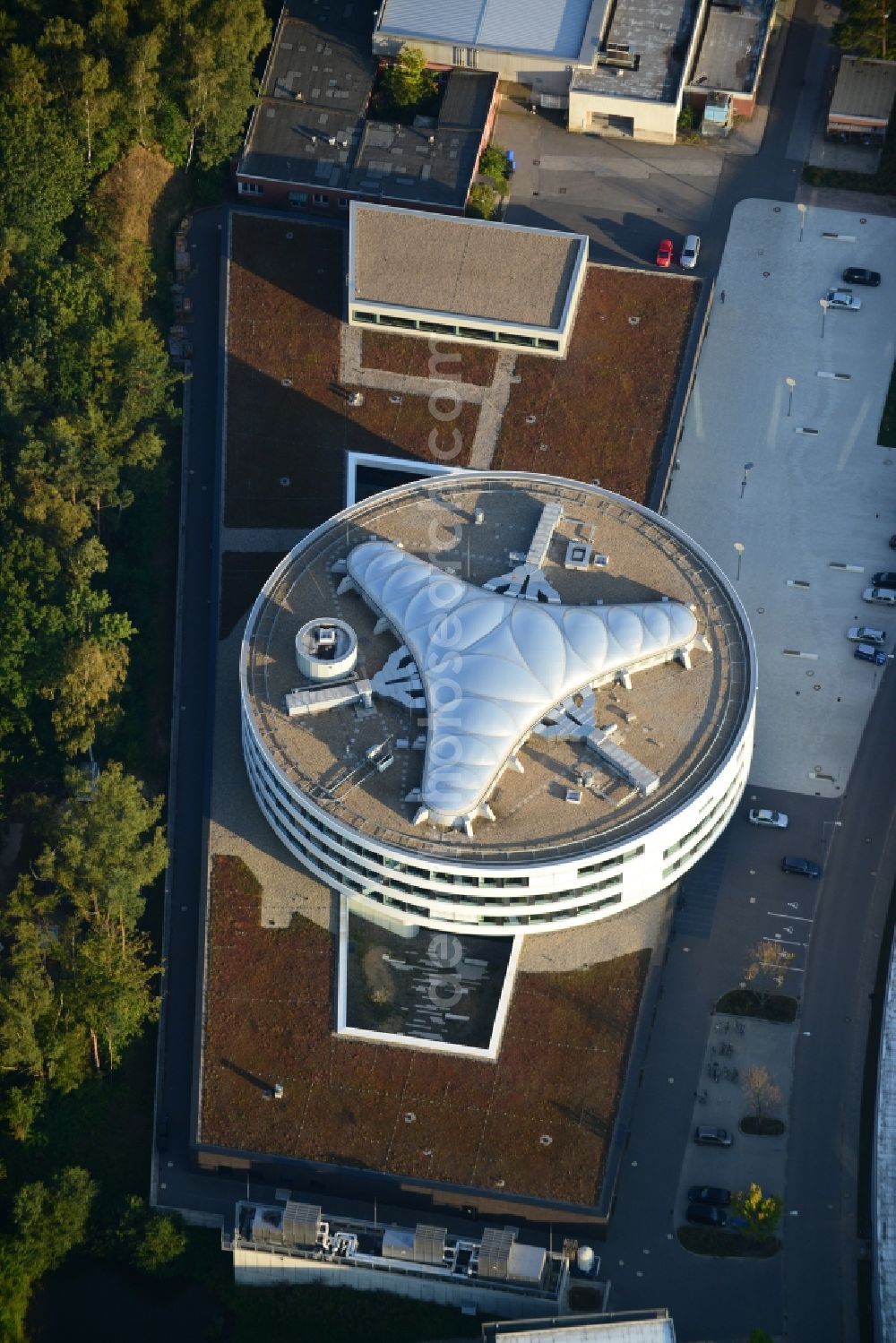 Hamburg OT Bahrenfeld from the bird's eye view: View of the Deutsches Elektronen Synchrotron DESY in the district of Bahrenfeld in Hamburg in the homonymous state