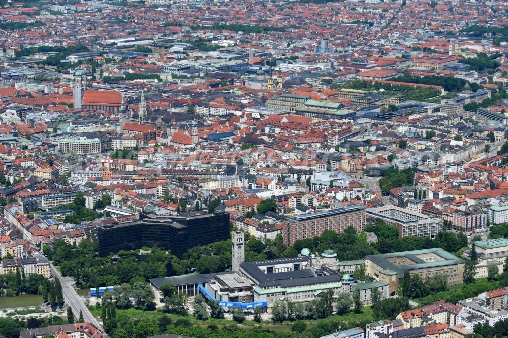 Aerial photograph München - Building ensemble of the German Museum on the Museum Island in Munich in the state Bavaria