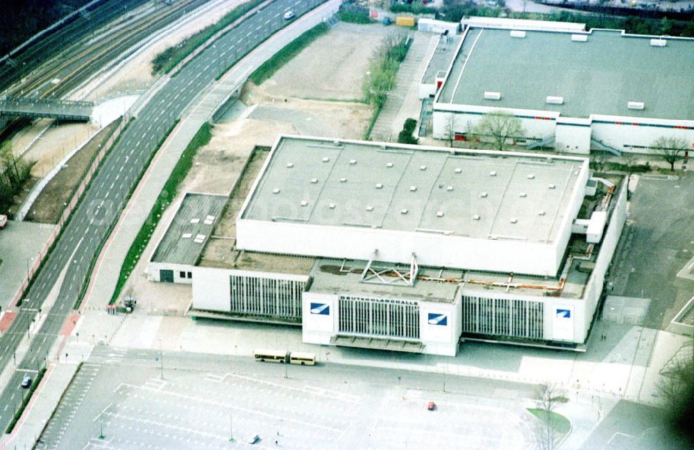 Aerial photograph Berlin - Charlottenburg - Deutschlandhalle am Messegelände in Charlottenburg.