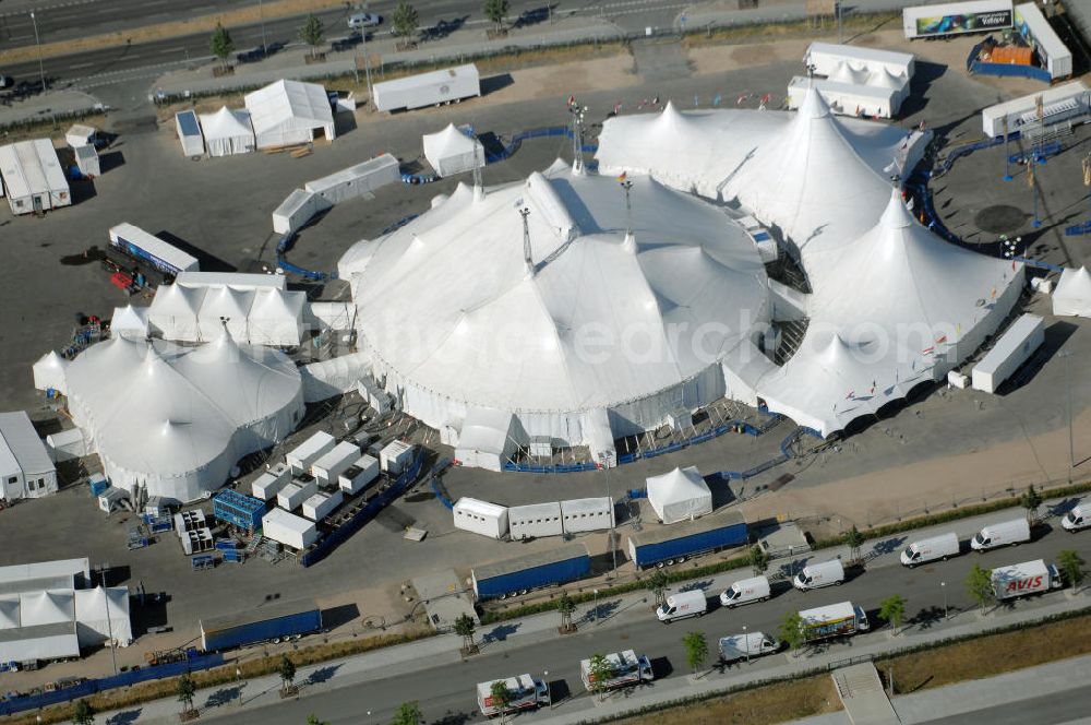 Aerial image Berlin - Das Grand Chapiteau am Ostbahnhof in Berlin, welches mit der der Show Varekai des Cirque du Soleil bis zum 13. Juli 2008 in Berlin zu sehen.