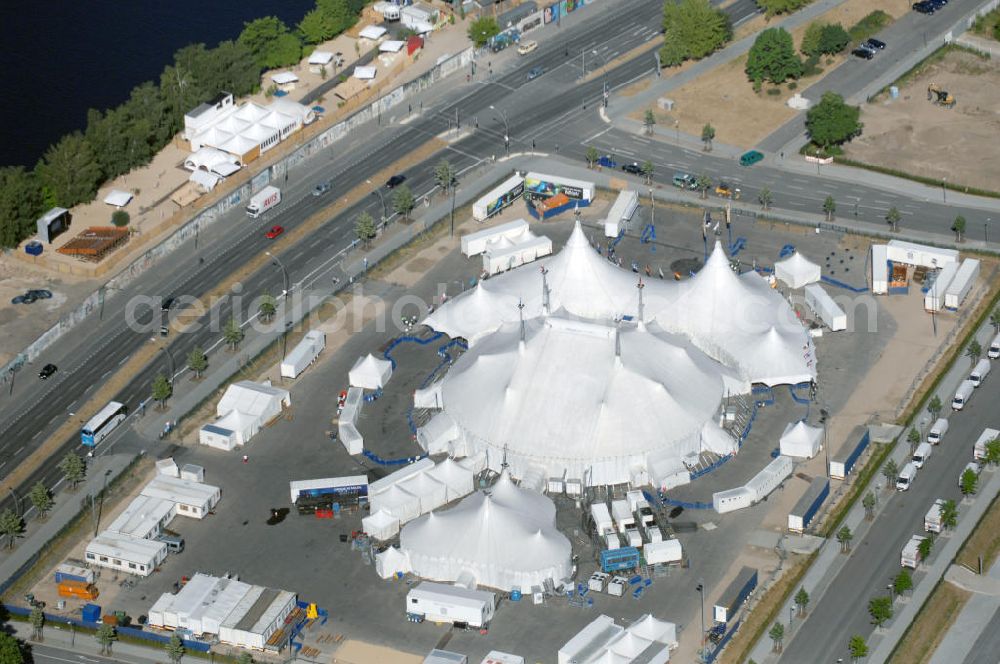 Berlin from above - Das Grand Chapiteau am Ostbahnhof in Berlin, welches mit der der Show Varekai des Cirque du Soleil bis zum 13. Juli 2008 in Berlin zu sehen.